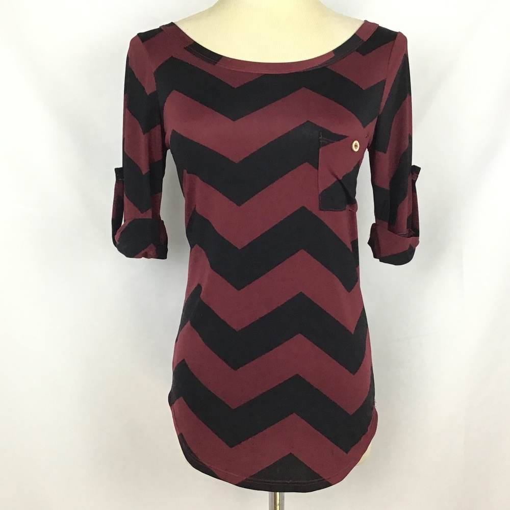 Loila‎ Womens XS Chevron Design Shirt